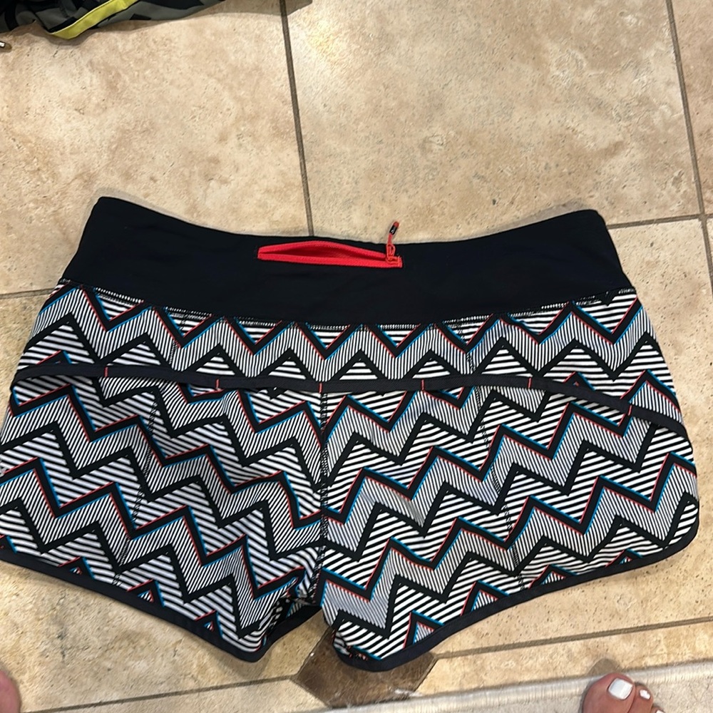Lululemon speed shorts size 8